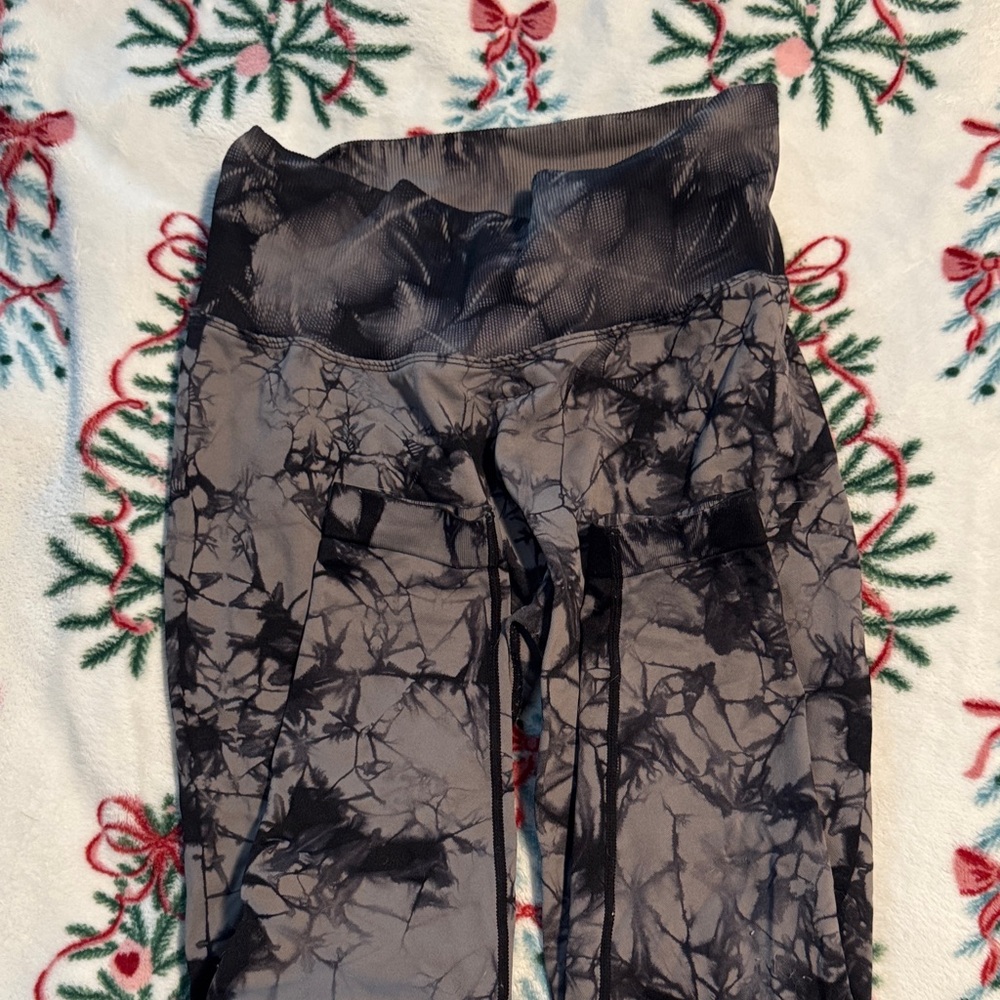 Black and Gray Tie-Dye Leggings